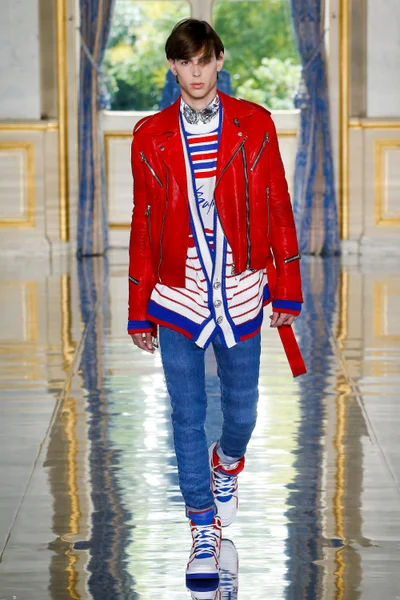 Look 39